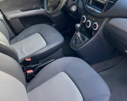 Серый Хендай и10, объемом двигателя 1.1 л и пробегом 205 тыс. км за 4050 $, фото 4 на Automoto.ua