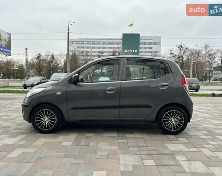 Серый Хендай и10, объемом двигателя 1.1 л и пробегом 50 тыс. км за 7999 $, фото 2 на Automoto.ua