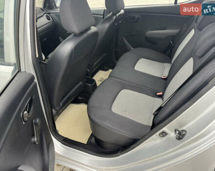 Сірий Хендай і10, об'ємом двигуна 1.09 л та пробігом 219 тис. км за 3800 $, фото 10 на Automoto.ua