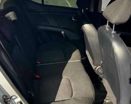 Сірий Хендай і10, об'ємом двигуна 1.25 л та пробігом 79 тис. км за 7400 $, фото 4 на Automoto.ua