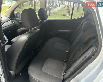 Сірий Хендай і10, об'ємом двигуна 1.09 л та пробігом 143 тис. км за 3999 $, фото 14 на Automoto.ua