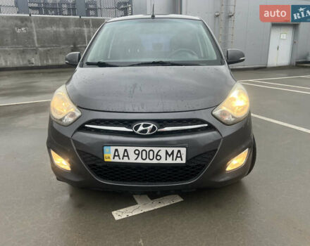 Серый Хендай и10, объемом двигателя 1.25 л и пробегом 240 тыс. км за 5600 $, фото 3 на Automoto.ua