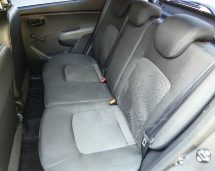 Серый Хендай и10, объемом двигателя 1.1 л и пробегом 174 тыс. км за 4500 $, фото 11 на Automoto.ua