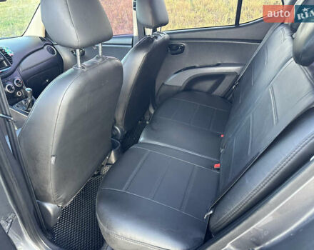 Сірий Хендай і10, об'ємом двигуна 1.09 л та пробігом 157 тис. км за 5400 $, фото 18 на Automoto.ua