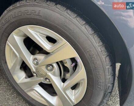 Сірий Хендай і10, об'ємом двигуна 1.2 л та пробігом 19 тис. км за 16500 $, фото 6 на Automoto.ua