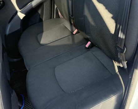 Синий Хендай и10, объемом двигателя 1.2 л и пробегом 118 тыс. км за 5000 $, фото 7 на Automoto.ua