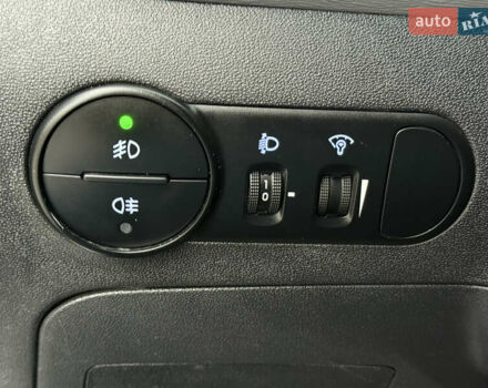 Синій Хендай і10, об'ємом двигуна 1.09 л та пробігом 133 тис. км за 6900 $, фото 51 на Automoto.ua