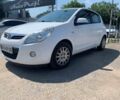 Белый Хендай и20, объемом двигателя 1.2 л и пробегом 140 тыс. км за 5900 $, фото 1 на Automoto.ua