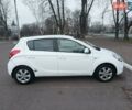 Белый Хендай и20, объемом двигателя 1.4 л и пробегом 175 тыс. км за 5500 $, фото 6 на Automoto.ua