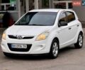 Белый Хендай и20, объемом двигателя 1.25 л и пробегом 156 тыс. км за 4900 $, фото 1 на Automoto.ua