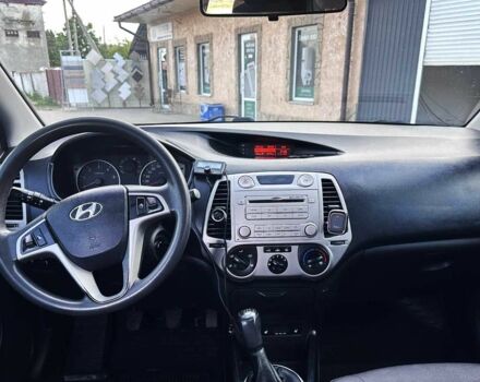 Белый Хендай и20, объемом двигателя 1.4 л и пробегом 175 тыс. км за 4600 $, фото 9 на Automoto.ua