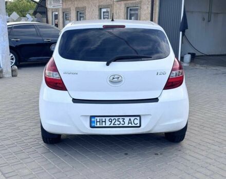 Белый Хендай и20, объемом двигателя 1.4 л и пробегом 175 тыс. км за 4600 $, фото 4 на Automoto.ua
