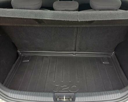 Белый Хендай и20, объемом двигателя 1.25 л и пробегом 148 тыс. км за 5400 $, фото 10 на Automoto.ua