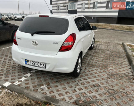 Белый Хендай и20, объемом двигателя 1.25 л и пробегом 102 тыс. км за 5700 $, фото 4 на Automoto.ua