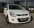 Белый Хендай и20, объемом двигателя 1.2 л и пробегом 242 тыс. км за 4999 $, фото 1 на Automoto.ua