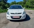 Білий Хендай і20, об'ємом двигуна 1.2 л та пробігом 147 тис. км за 5600 $, фото 1 на Automoto.ua