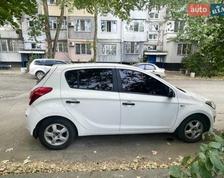 Білий Хендай і20, об'ємом двигуна 1.25 л та пробігом 182 тис. км за 5550 $, фото 11 на Automoto.ua