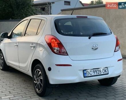 Білий Хендай і20, об'ємом двигуна 1.3 л та пробігом 290 тис. км за 3850 $, фото 2 на Automoto.ua