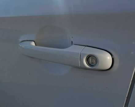 Белый Хендай и20, объемом двигателя 1.2 л и пробегом 242 тыс. км за 4600 $, фото 9 на Automoto.ua