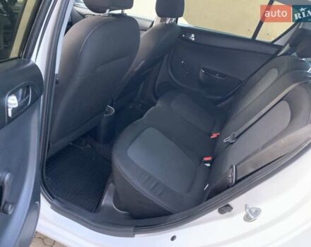 Білий Хендай і20, об'ємом двигуна 1.3 л та пробігом 290 тис. км за 3850 $, фото 9 на Automoto.ua