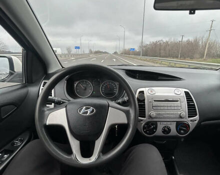 Белый Хендай и20, объемом двигателя 1.4 л и пробегом 93 тыс. км за 8200 $, фото 7 на Automoto.ua