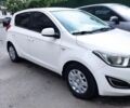 Белый Хендай и20, объемом двигателя 1.4 л и пробегом 220 тыс. км за 6300 $, фото 2 на Automoto.ua