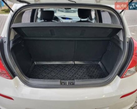 Белый Хендай и20, объемом двигателя 1.4 л и пробегом 128 тыс. км за 7900 $, фото 27 на Automoto.ua