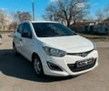 Белый Хендай и20, объемом двигателя 1.2 л и пробегом 188 тыс. км за 5300 $, фото 2 на Automoto.ua
