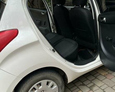 Белый Хендай и20, объемом двигателя 1.12 л и пробегом 202 тыс. км за 5700 $, фото 10 на Automoto.ua