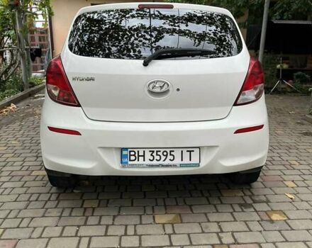 Белый Хендай и20, объемом двигателя 1.12 л и пробегом 202 тыс. км за 5700 $, фото 5 на Automoto.ua