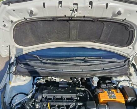 Белый Хендай и20, объемом двигателя 1.4 л и пробегом 194 тыс. км за 8600 $, фото 29 на Automoto.ua