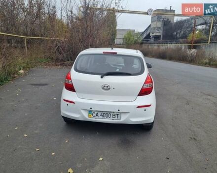 Белый Хендай и20, объемом двигателя 1.4 л и пробегом 125 тыс. км за 7400 $, фото 9 на Automoto.ua