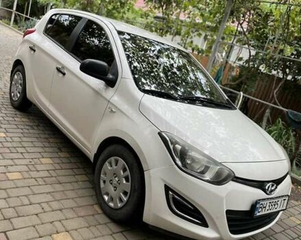 Белый Хендай и20, объемом двигателя 1.12 л и пробегом 202 тыс. км за 5700 $, фото 2 на Automoto.ua