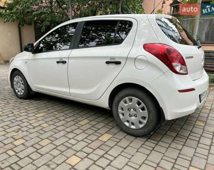 Белый Хендай и20, объемом двигателя 1.12 л и пробегом 202 тыс. км за 5700 $, фото 3 на Automoto.ua