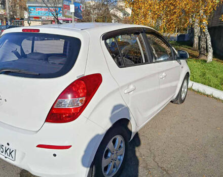 Белый Хендай и20, объемом двигателя 1.4 л и пробегом 194 тыс. км за 8600 $, фото 13 на Automoto.ua