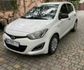 Белый Хендай и20, объемом двигателя 1.12 л и пробегом 217 тыс. км за 5500 $, фото 1 на Automoto.ua