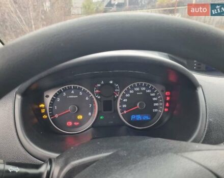 Белый Хендай и20, объемом двигателя 1.4 л и пробегом 125 тыс. км за 7400 $, фото 16 на Automoto.ua