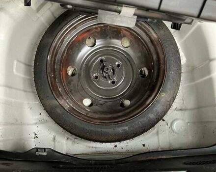 Белый Хендай и20, объемом двигателя 1.12 л и пробегом 202 тыс. км за 5700 $, фото 13 на Automoto.ua