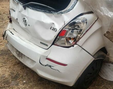 Білий Хендай і20, об'ємом двигуна 1.1 л та пробігом 170 тис. км за 1800 $, фото 3 на Automoto.ua