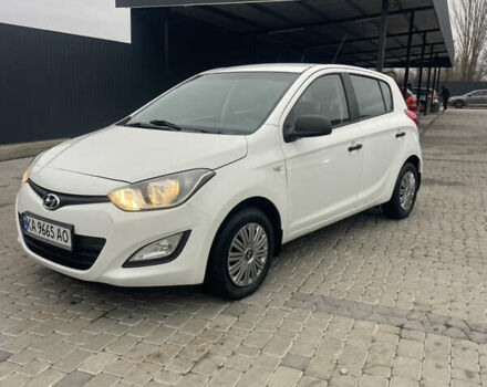 Белый Хендай и20, объемом двигателя 1.25 л и пробегом 143 тыс. км за 5800 $, фото 1 на Automoto.ua