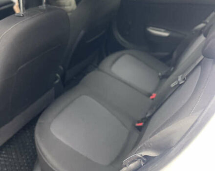 Белый Хендай и20, объемом двигателя 1.25 л и пробегом 143 тыс. км за 5800 $, фото 8 на Automoto.ua