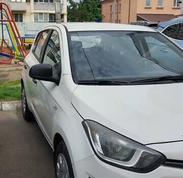 Белый Хендай и20, объемом двигателя 1.25 л и пробегом 156 тыс. км за 6700 $, фото 7 на Automoto.ua
