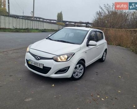 Белый Хендай и20, объемом двигателя 1.4 л и пробегом 125 тыс. км за 7400 $, фото 5 на Automoto.ua
