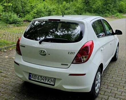 Белый Хендай и20, объемом двигателя 1.4 л и пробегом 60 тыс. км за 7400 $, фото 4 на Automoto.ua