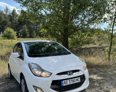 Белый Хендай и20, объемом двигателя 1.1 л и пробегом 2 тыс. км за 5600 $, фото 20 на Automoto.ua