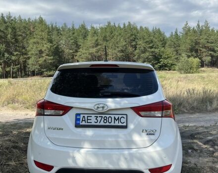 Белый Хендай и20, объемом двигателя 1.1 л и пробегом 2 тыс. км за 5600 $, фото 6 на Automoto.ua