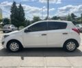 Белый Хендай и20, объемом двигателя 1.1 л и пробегом 188 тыс. км за 6250 $, фото 3 на Automoto.ua