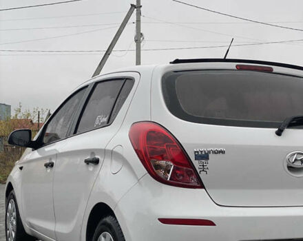 Білий Хендай і20, об'ємом двигуна 1.12 л та пробігом 260 тис. км за 5900 $, фото 25 на Automoto.ua