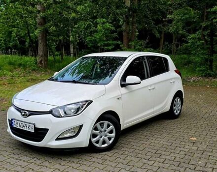 Белый Хендай и20, объемом двигателя 1.4 л и пробегом 60 тыс. км за 7400 $, фото 2 на Automoto.ua