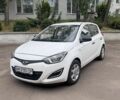 Белый Хендай и20, объемом двигателя 1.1 л и пробегом 186 тыс. км за 5900 $, фото 1 на Automoto.ua